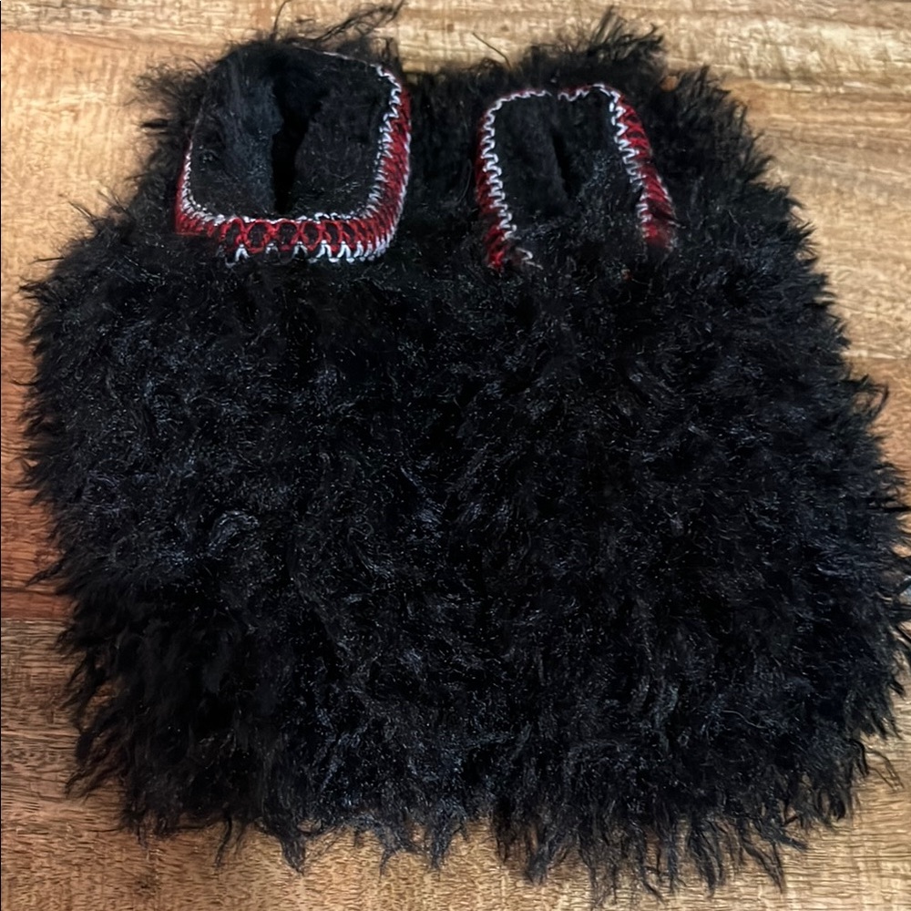 Wild Diva Lounge Black Furry Bag with Red Trim NWOT